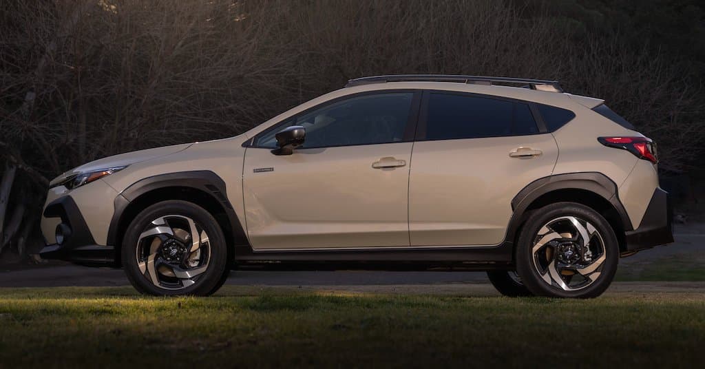 Subaru Crosstrek: SUV nhập Nhật gầm cao nhất phân khúc, AWD thật, hybrid thật